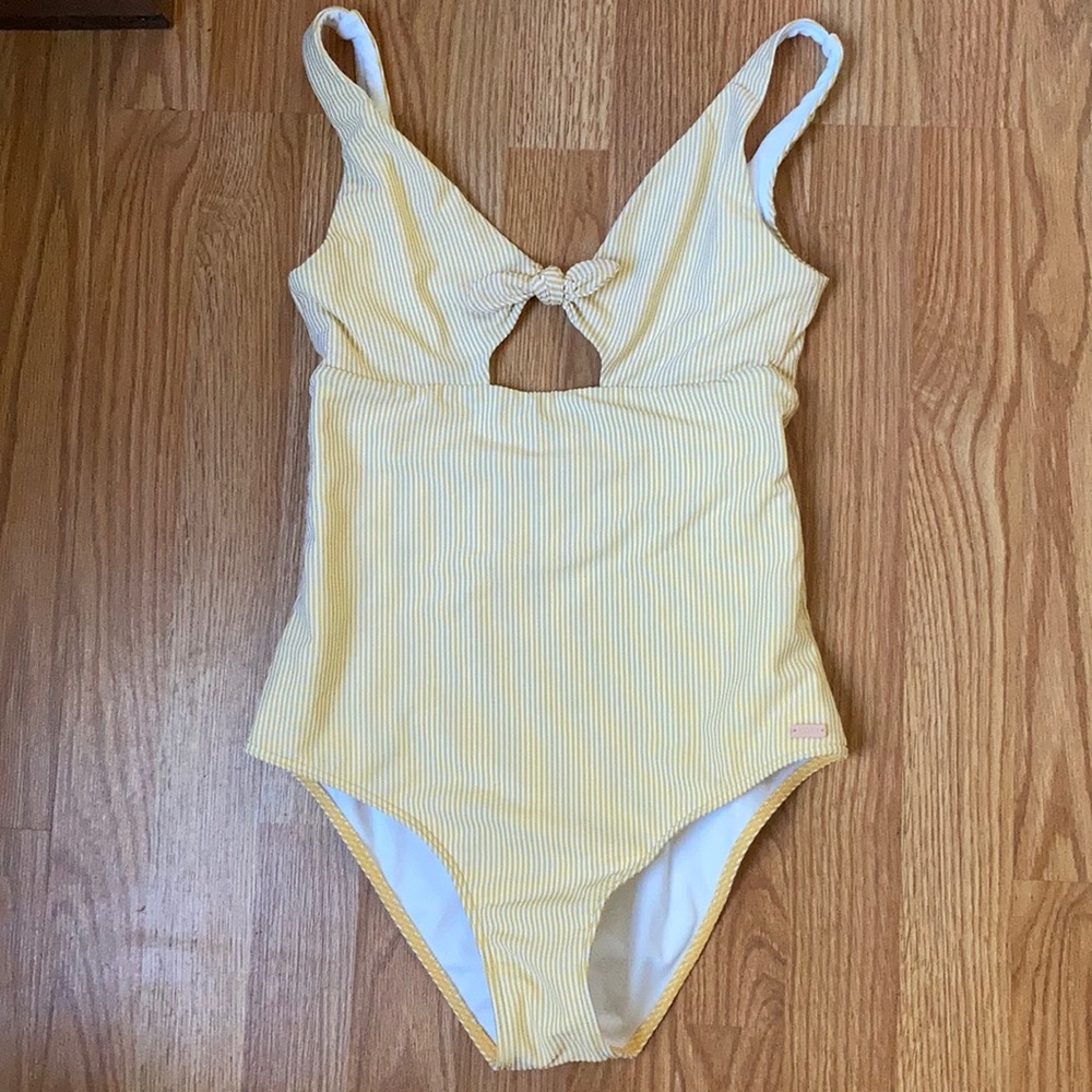 Roxy One Piece